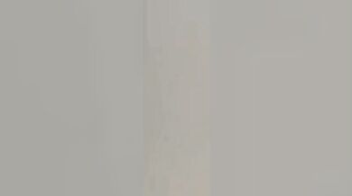 闯拍！难得一遇的极品白虎小嫩穴看着这么嫩的妹子直流口水